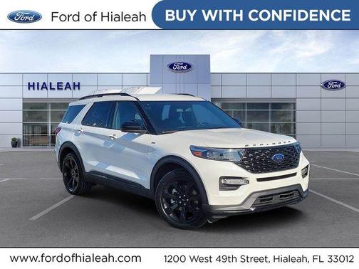 White Metallic 2023 Ford Explorer ST-Line