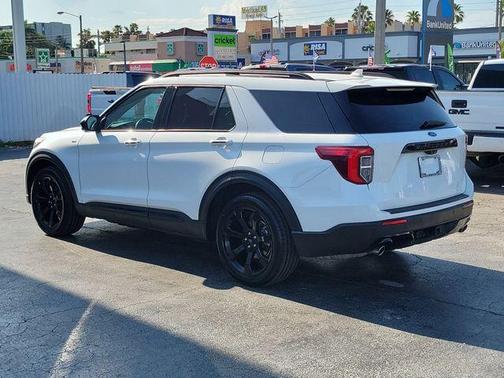 White Metallic 2023 Ford Explorer ST-Line
