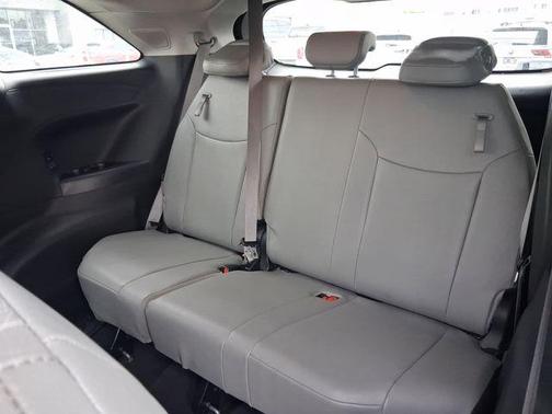 Celestial Silver Metallic 2025 Toyota Sienna XLE