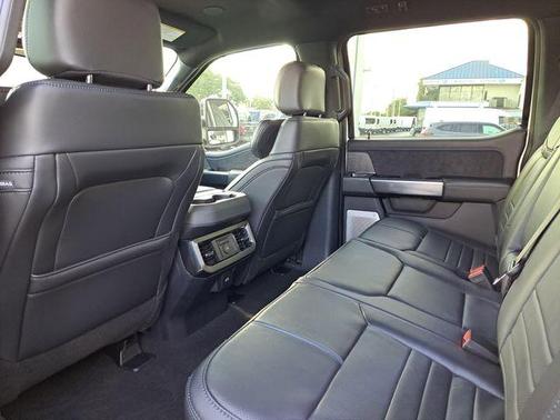 White Metallic 2025 Ford F-250 Platinum