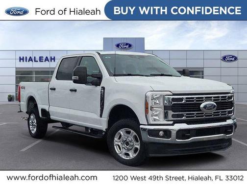 Oxford White 2025 Ford F-250 XLT