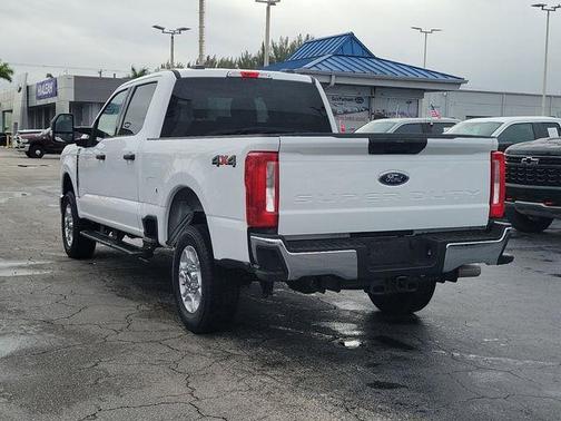 Oxford White 2025 Ford F-250 XLT