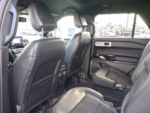 Black Metallic 2023 Ford Explorer ST-Line