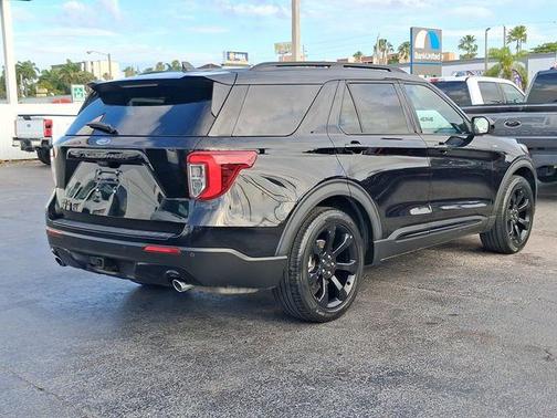Black Metallic 2023 Ford Explorer ST-Line