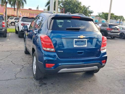 Pacific Blue Metallic 2020 Chevrolet Trax LT