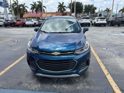 Pacific Blue Metallic 2020 Chevrolet Trax LT