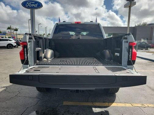 2023 Ford F-150 Lightning XLT