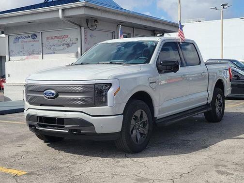 2023 Ford F-150 Lightning XLT