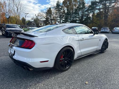 2021 Ford Shelby GT500 Base