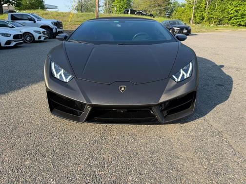 White 2017 Lamborghini Huracan LP580-2S