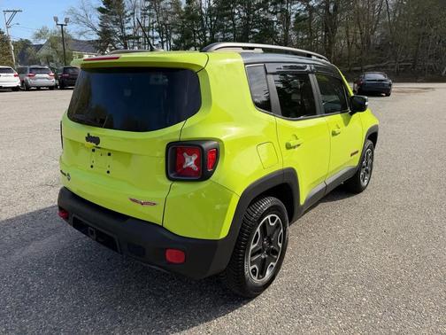 Hypergreen Clearcoat 2017 Jeep Renegade Trailhawk