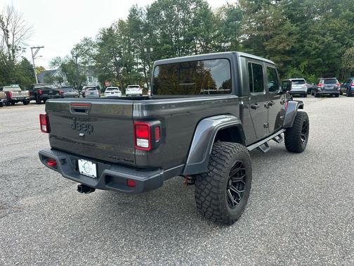 2023 Jeep Gladiator Sport S