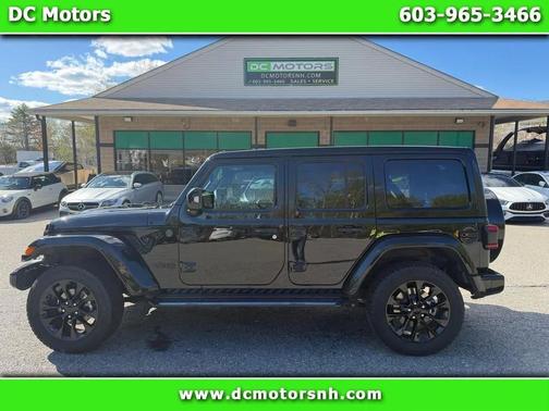 Black Clearcoat 2023 Jeep Wrangler 4-Door High Altitude 4x4