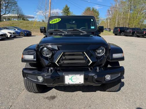 Black Clearcoat 2023 Jeep Wrangler 4-Door High Altitude 4x4