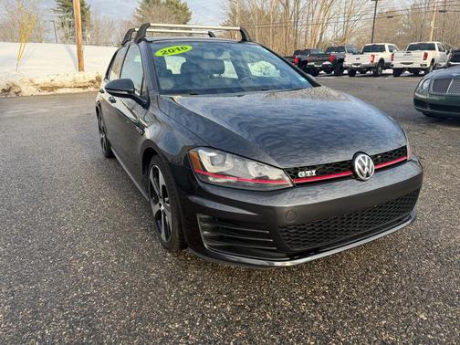 2016 Volkswagen Golf GTI 2.0T SE 4-Door