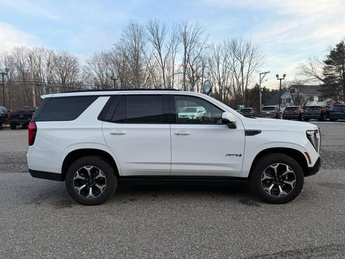 2025 GMC Yukon 4WD AT4