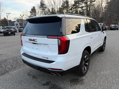 2025 GMC Yukon 4WD AT4