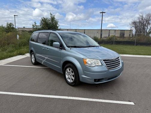 2010 Chrysler Town & Country Touring