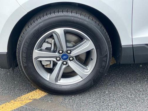 Oxford White 2022 Ford Edge SEL