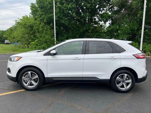 Oxford White 2022 Ford Edge SEL