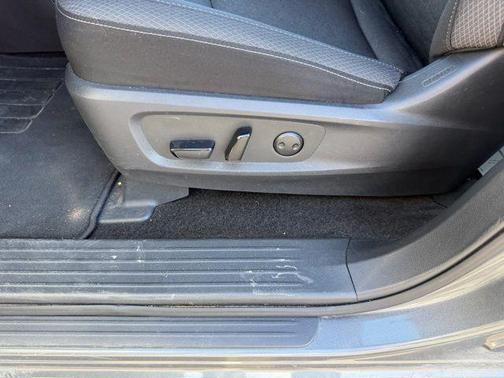 2025 Nissan Pathfinder SV FWD