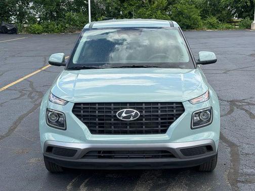Mirage Green 2025 Hyundai VENUE SE