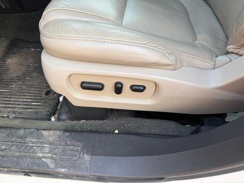 White Platinum Metallic Tri-Coat 2014 Ford Explorer XLT