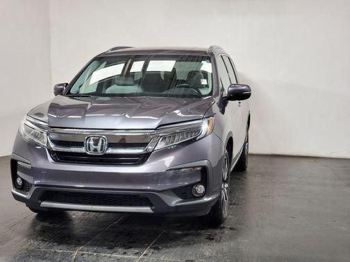 Modern Steel Metallic 2019 Honda Pilot Touring 8-Passenger
