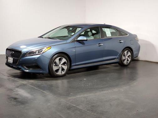 2016 Hyundai SONATA Hybrid Limited