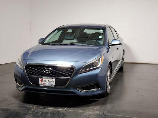 2016 Hyundai SONATA Hybrid Limited