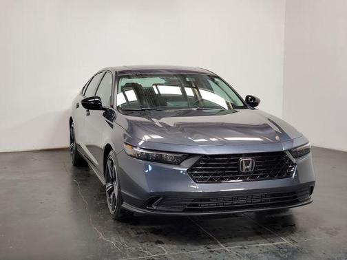 Meteorite Gray Metallic 2026 Honda Accord SE