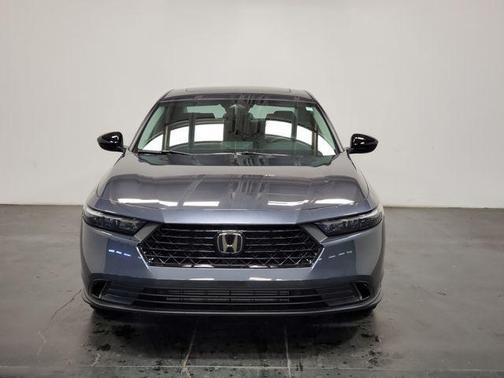 Meteorite Gray Metallic 2026 Honda Accord SE