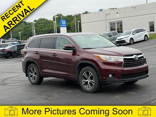 Ooh La La Rouge Mica 2016 Toyota Highlander XLE