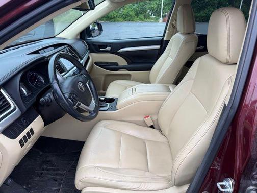 Ooh La La Rouge Mica 2016 Toyota Highlander XLE