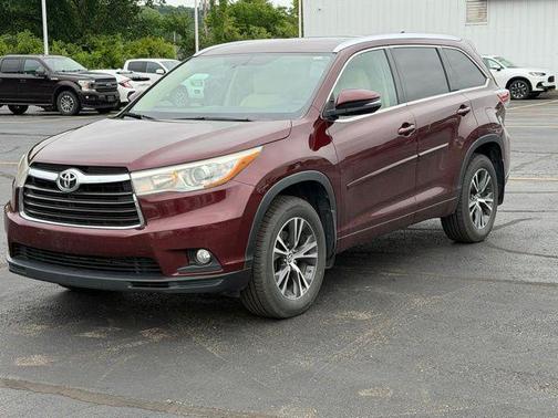 Ooh La La Rouge Mica 2016 Toyota Highlander XLE