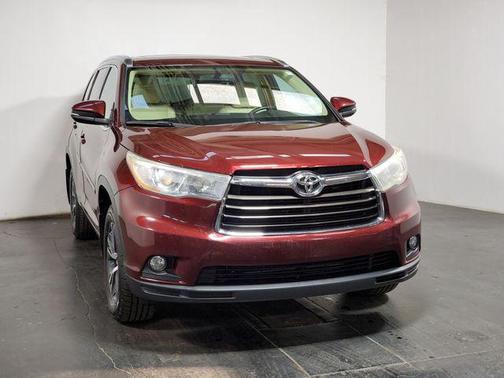 Ooh La La Rouge Mica 2016 Toyota Highlander XLE