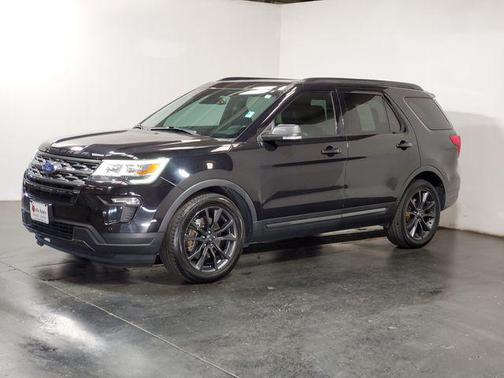 Magnetic Metallic 2019 Ford Explorer XLT