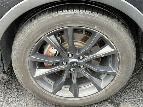 Magnetic Metallic 2019 Ford Explorer XLT