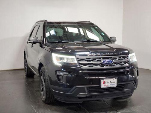 Magnetic Metallic 2019 Ford Explorer XLT