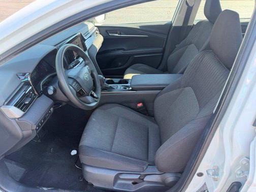Ice Cap 2025 Toyota Camry LE
