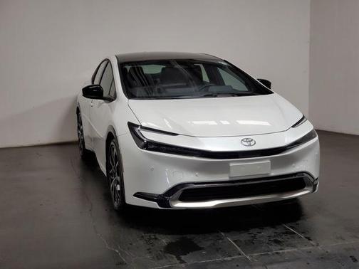 Wind Chill Pearl 2026 Toyota Prius Plug-In Hybrid XSE Premium