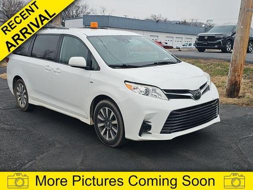 2020 Toyota Sienna LE