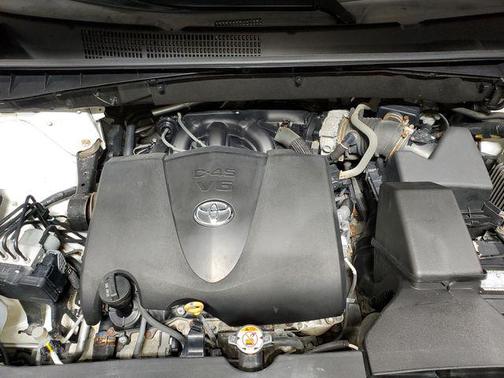 Blizzard Pearl 2019 Toyota Highlander XLE