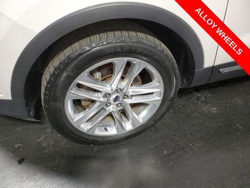 White Platinum Metallic Tri-Coat 2016 Ford Explorer Limited