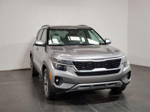 Steel Gray 2022 Kia Seltos EX