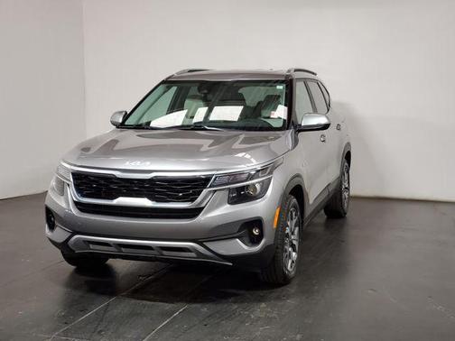 Steel Gray 2022 Kia Seltos EX