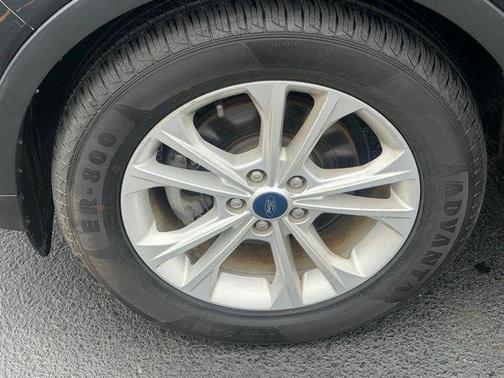 Agate Black Metallic 2019 Ford Escape SE