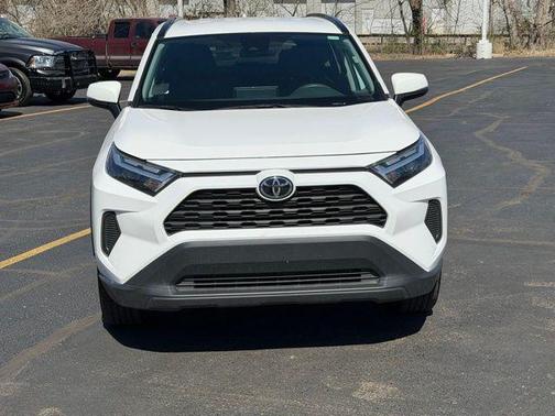 Ice Cap 2025 Toyota RAV4 Hybrid XLE