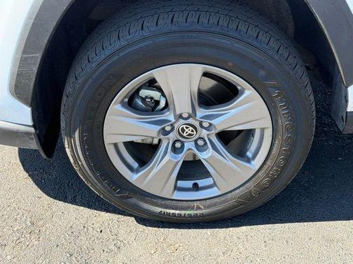 Ice Cap 2025 Toyota RAV4 Hybrid XLE