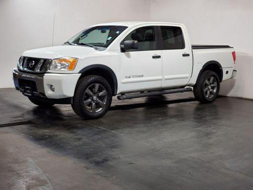 2015 Nissan Titan SV